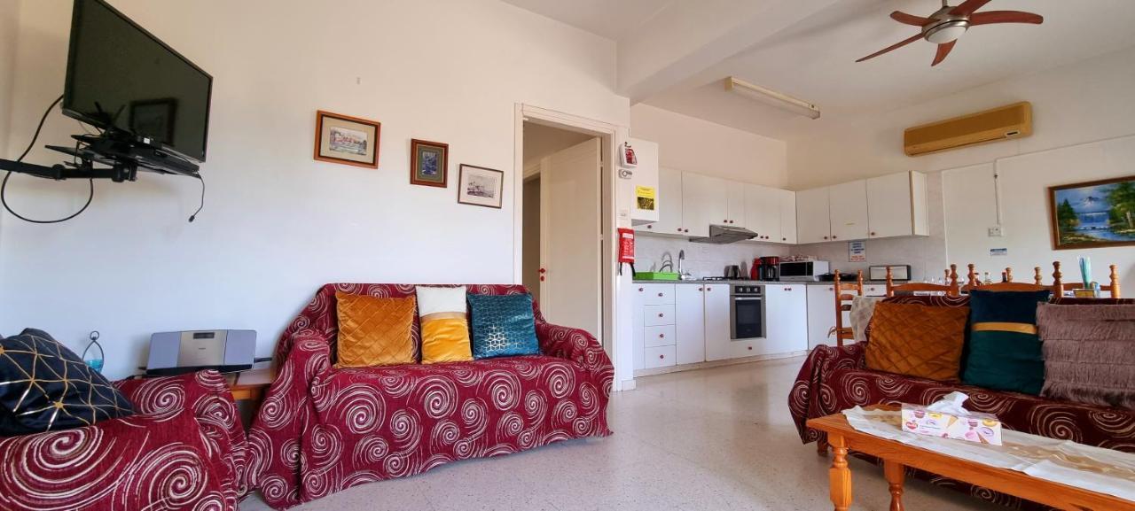 Astrofegia Apartments Near The Sea Agia Marina  Exterior photo