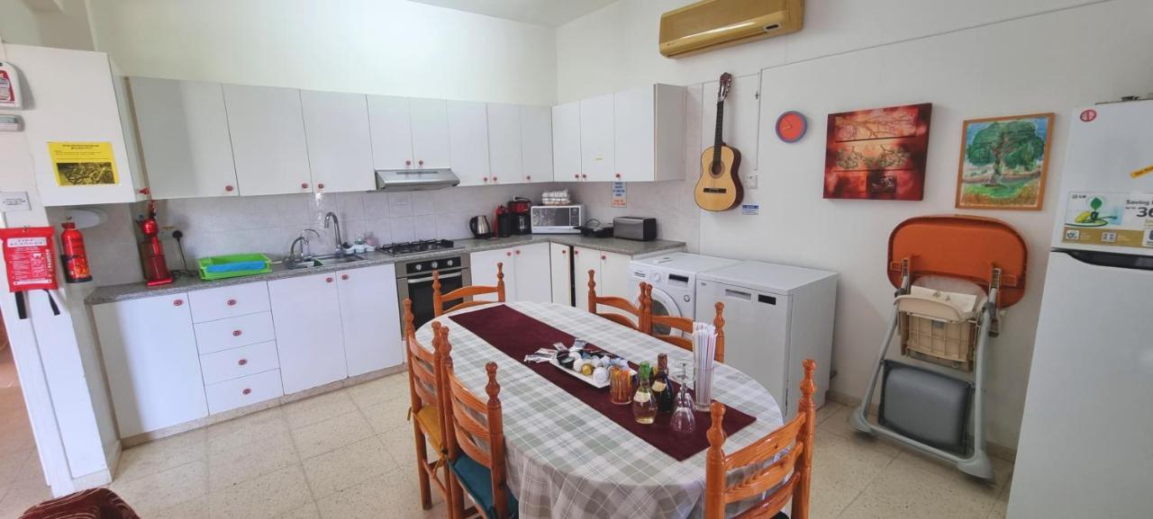 Astrofegia Apartments Near The Sea Agia Marina  Exterior photo